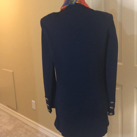 Vintage St.John’s knit jacket. Classic piece has a V closure. Gold buttons. - Picture 4 of 7